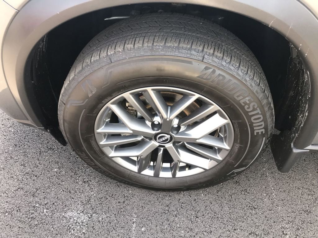 Used 2023 Nissan Rogue S AWD/4WD image 10