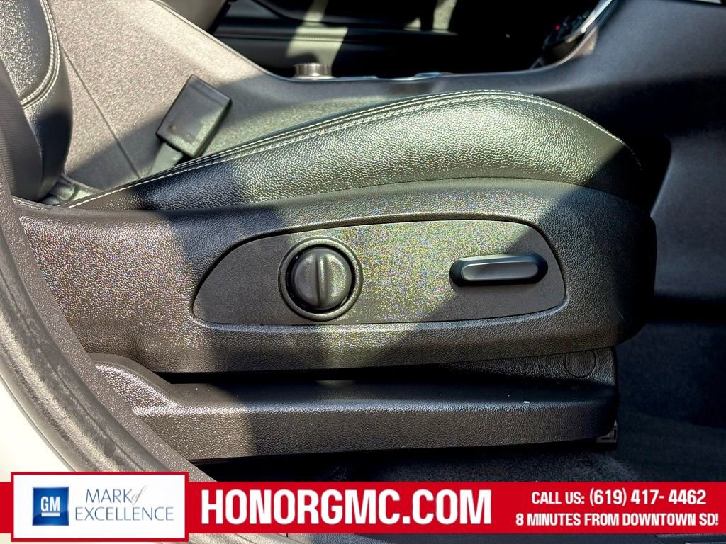 Used 2024 GMC Terrain SLT image 21