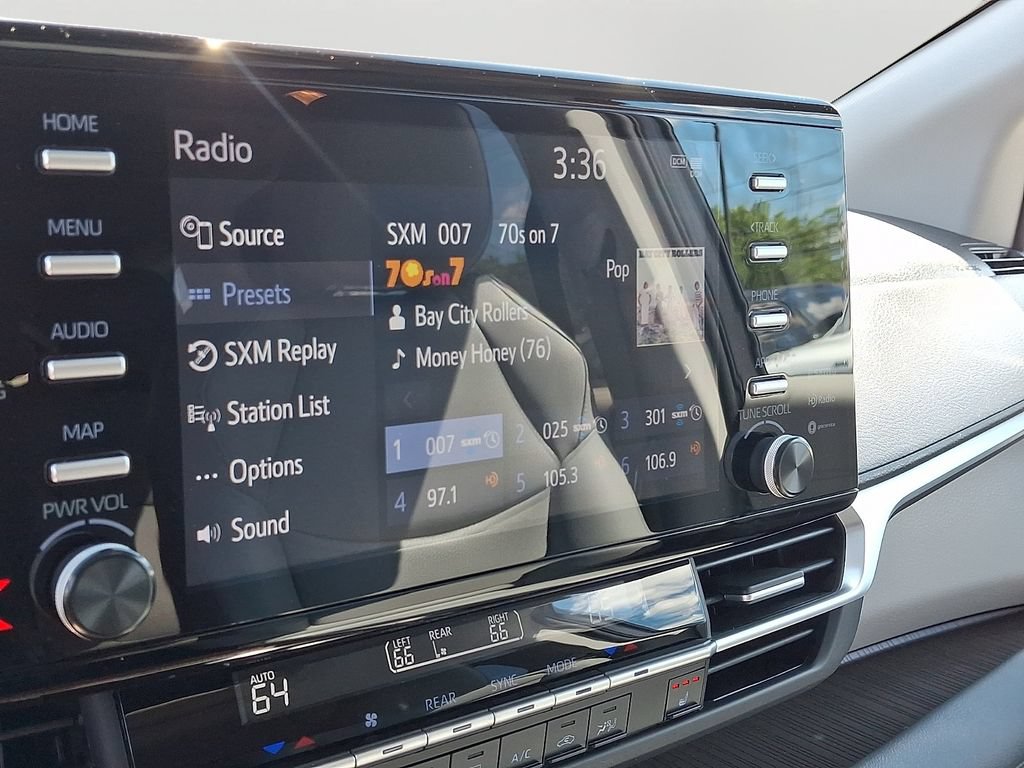 Used 2023 Toyota Sienna XLE FWD image 18