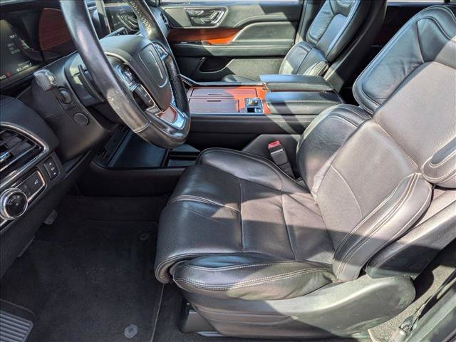 Used 2018 Lincoln Navigator L Select AWD/4WD image 16