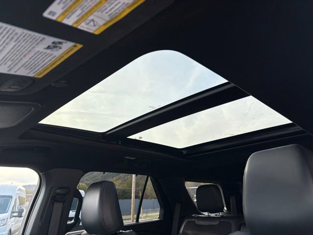Used 2025 Ford Explorer ST image 26