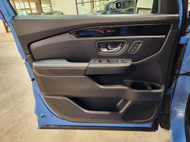 Certified 2023 Honda Pilot TrailSport image 21