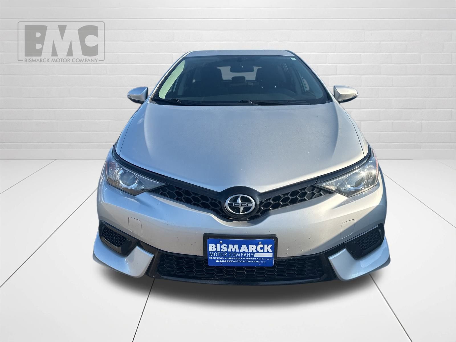 Used 2016 Scion iM image 2