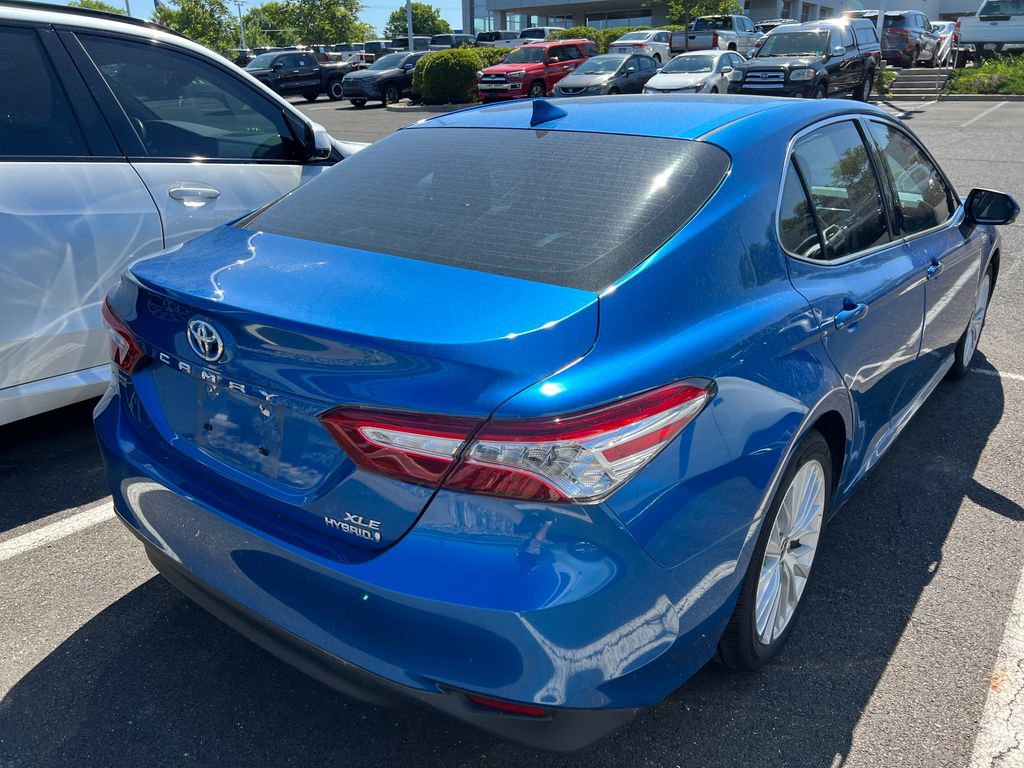 Used 2020 Toyota Camry XLE w/ Sunroof Package FWD image 3