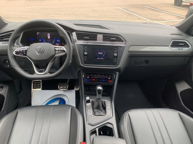 Used 2022 Volkswagen Tiguan SE R-Line FWD image 38