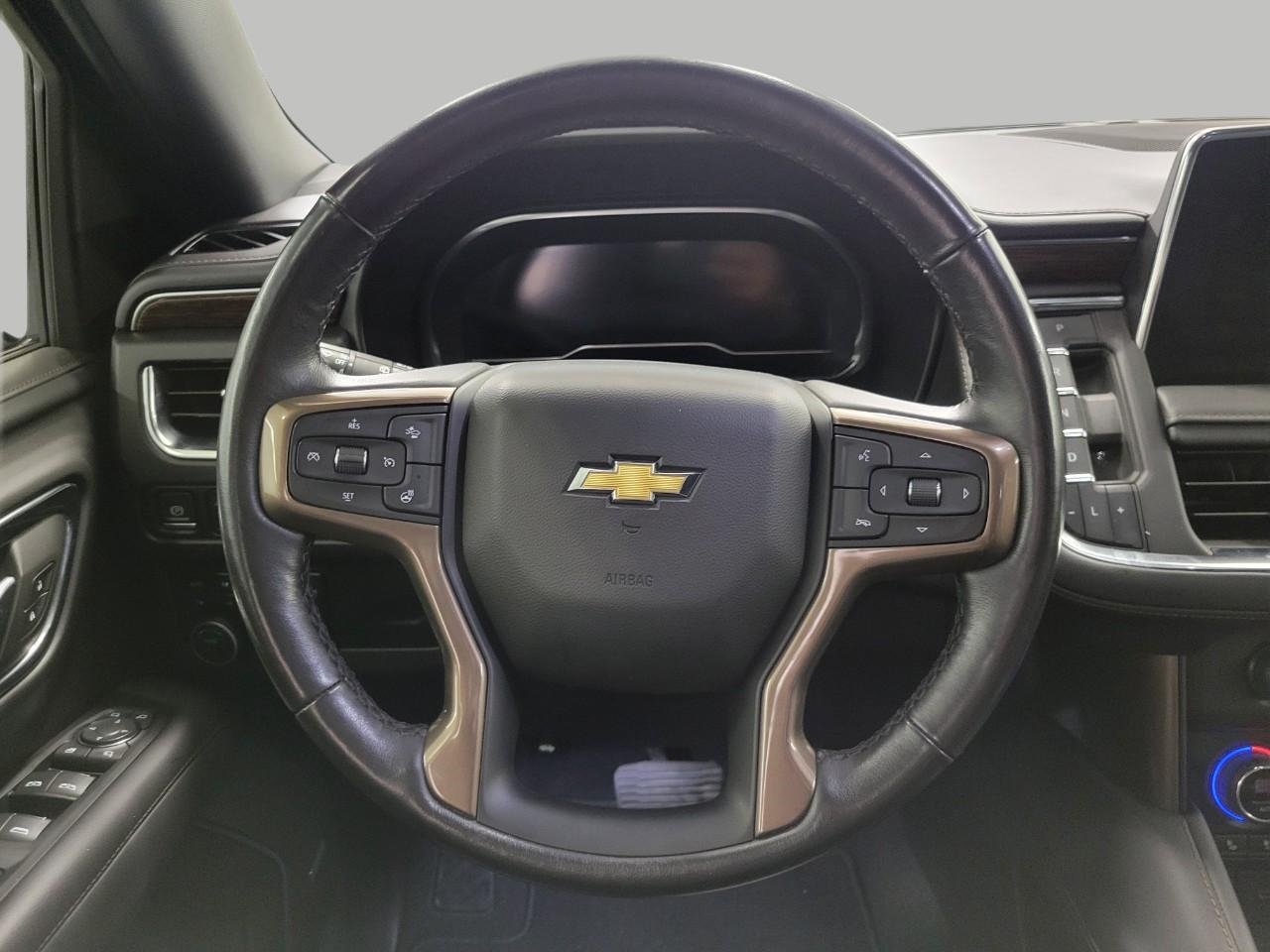 Used 2023 Chevrolet Suburban High Country AWD/4WD image 5