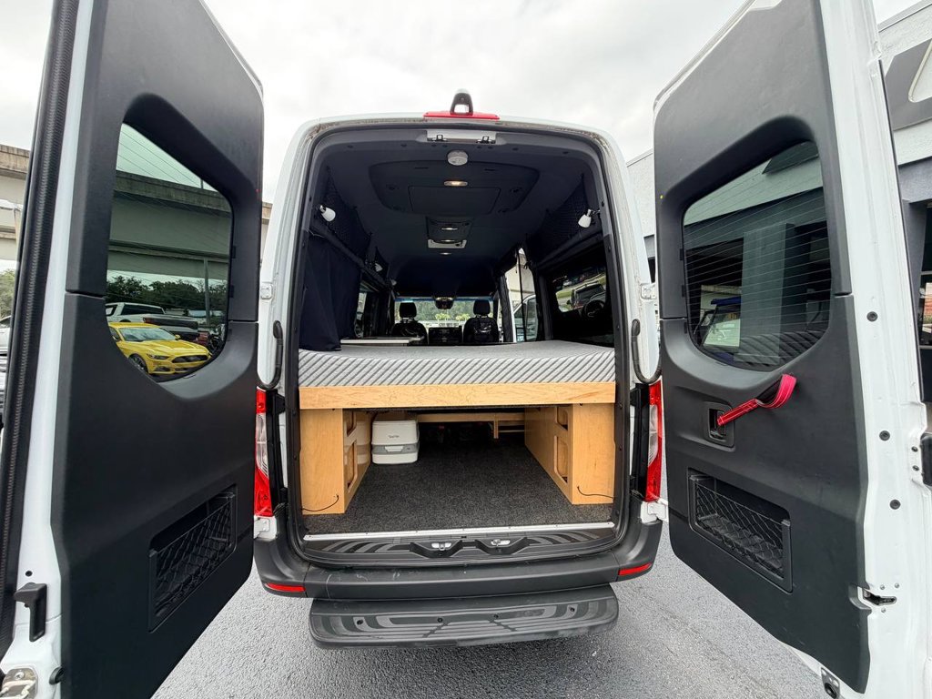 Used 2019 Mercedes-Benz Sprinter 2500 image 47