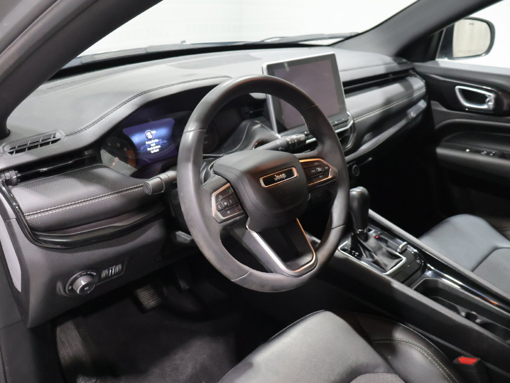 Used 2023 Jeep Compass Latitude AWD/4WD image 14