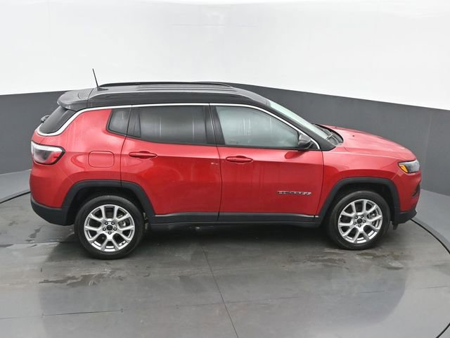 Used 2025 Jeep Compass Limited image 43