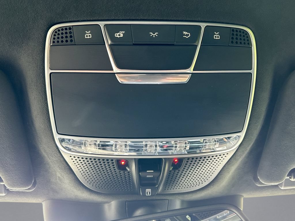 Used 2016 Mercedes-Benz S 63 AMG 4MATIC Sedan image 34