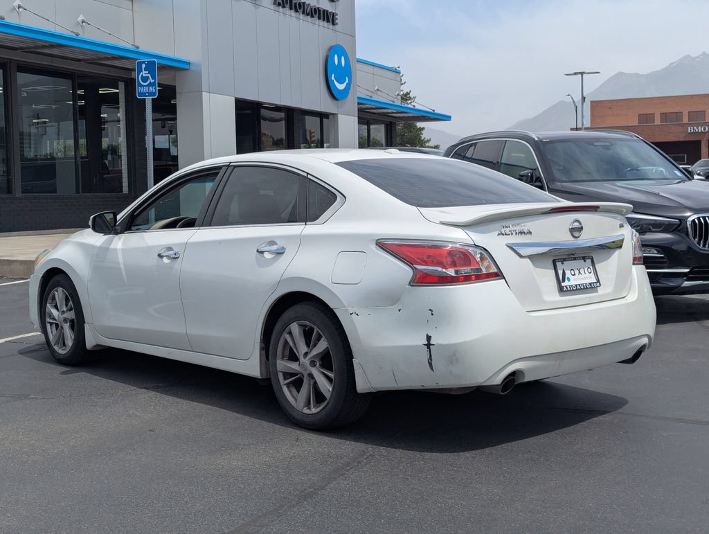 Used 2015 Nissan Altima 2.5 SV w/ Convenience Package FWD image 7