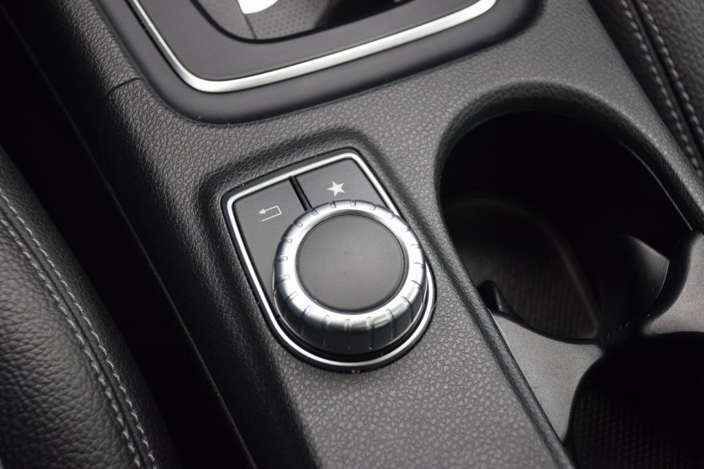 Used 2018 Mercedes-Benz GLA 250 4MATIC image 30