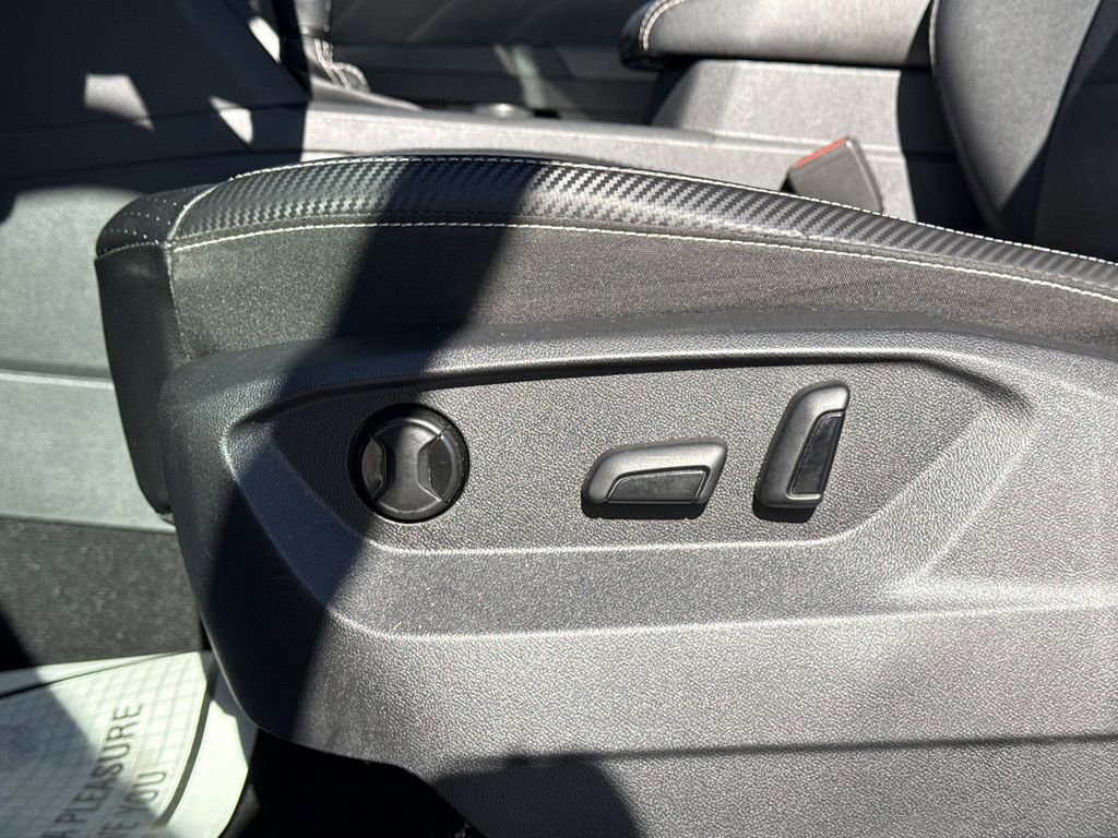 Used 2022 Volkswagen Atlas Cross Sport SE image 23