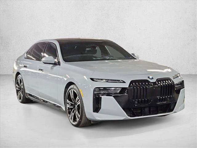 Certified 2024 BMW i7 xDrive60 w/ Executive Package AWD/4WD image 3