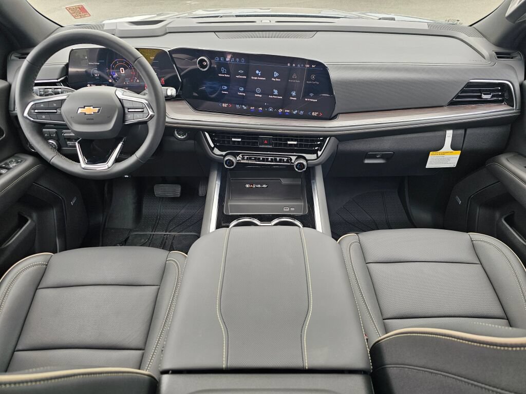 New 2026 Chevrolet Suburban Premier w/ Sun And Tow Package AWD/4WD image 9