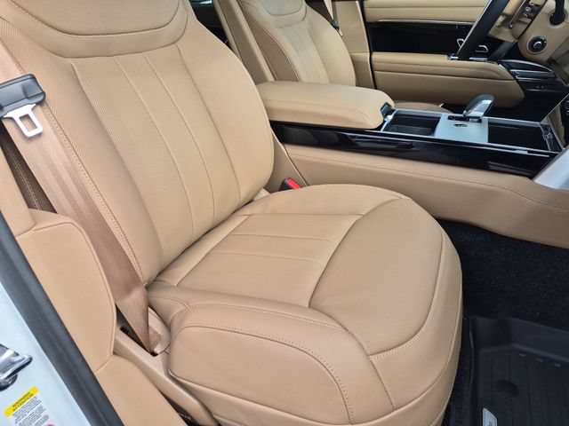 New 2026 Land Rover Range Rover Long Wheelbase SE AWD/4WD image 18