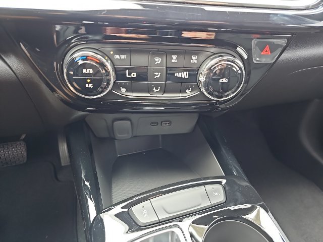 Used 2026 Chevrolet Trax RS FWD image 17