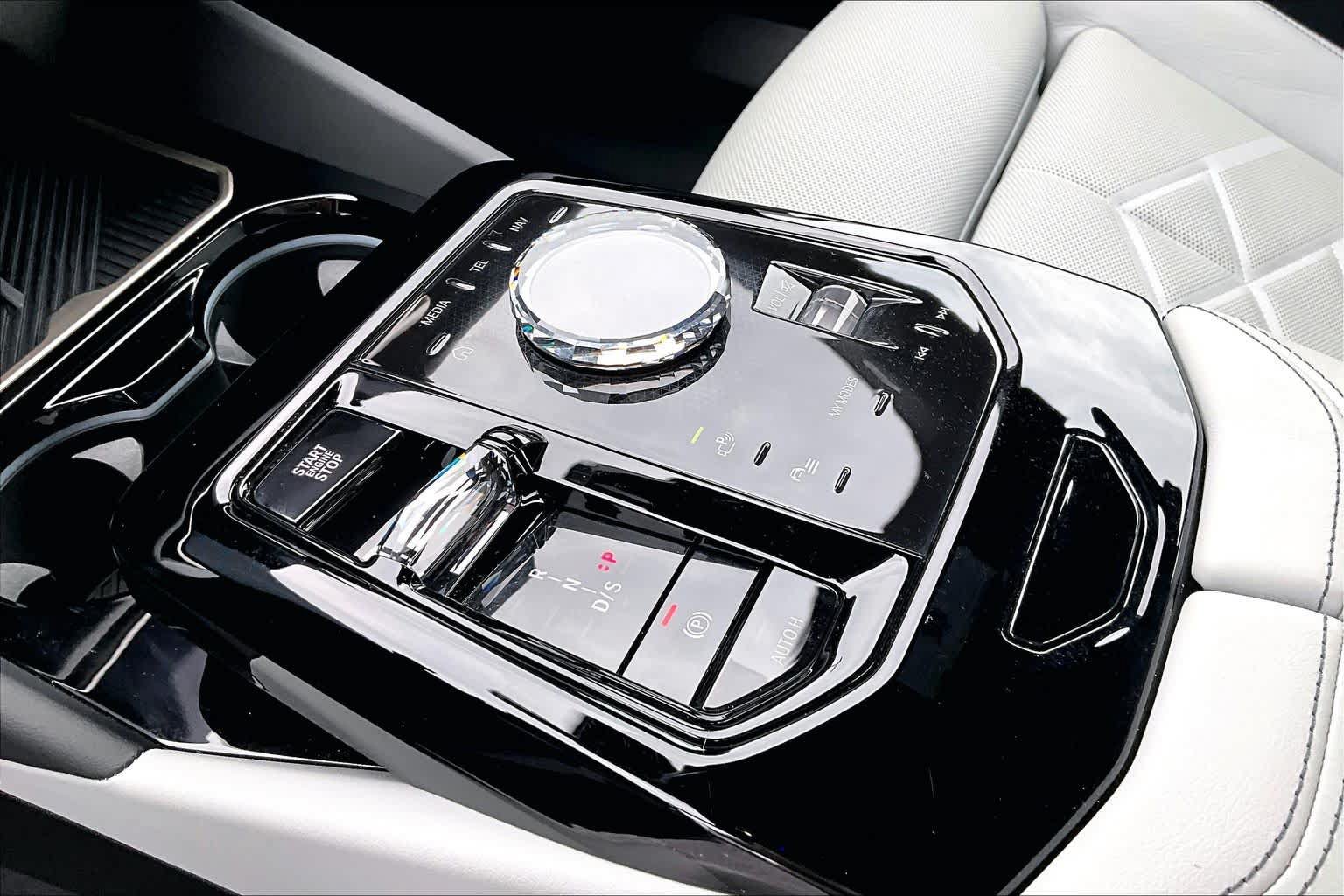 Certified 2026 BMW 530i w/ Executive Package RWD image 17