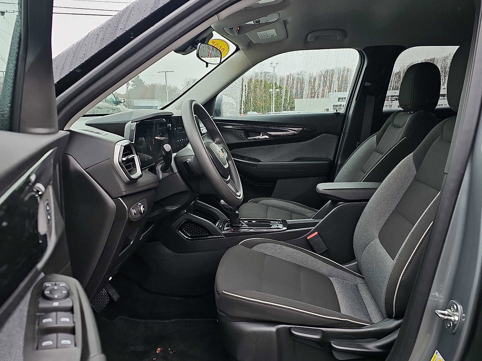 Used 2025 Chevrolet TrailBlazer LT AWD/4WD image 13