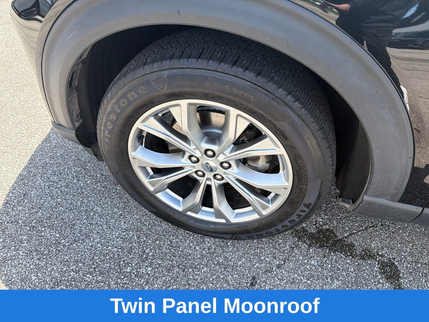 Used 2021 Ford Explorer Limited w/ Equipment Group 301A AWD/4WD image 29