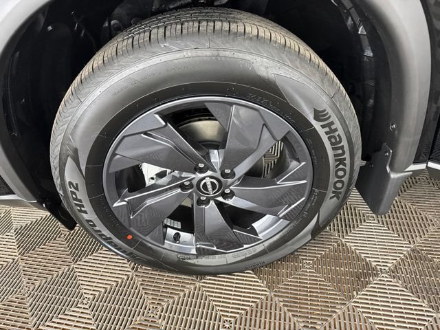 New 2026 Nissan Rogue SV AWD/4WD image 26