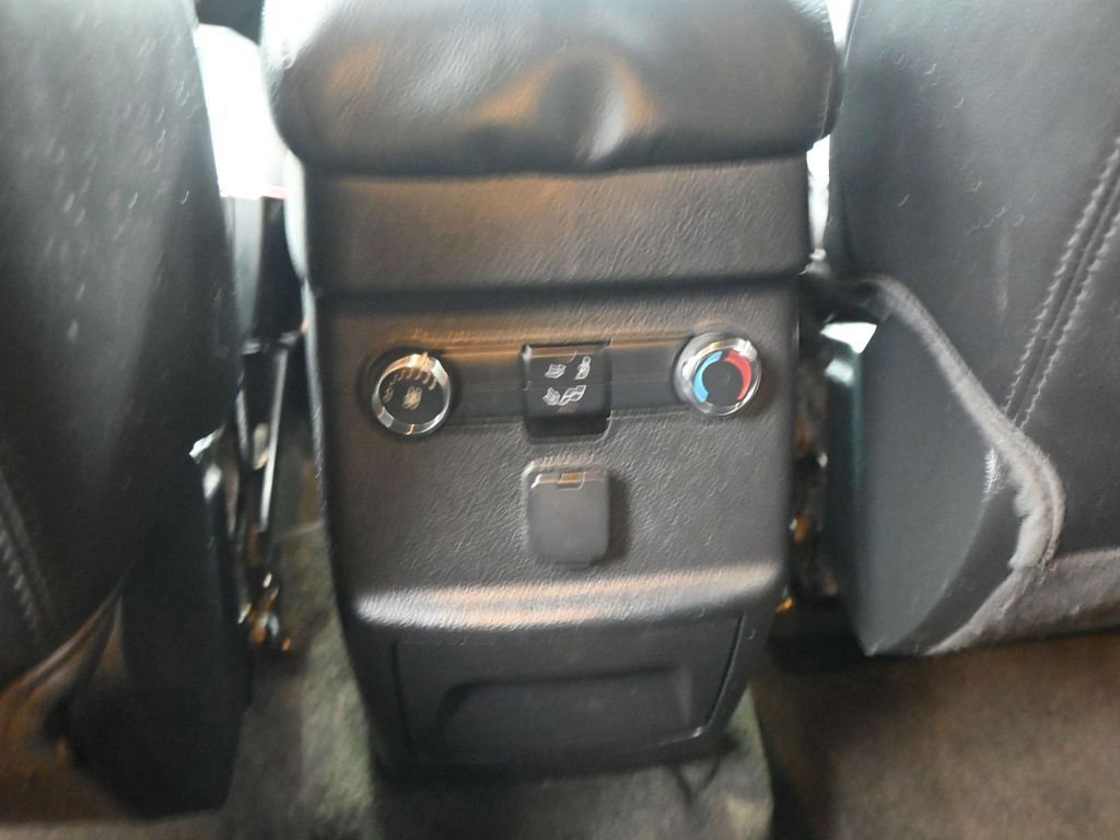Used 2018 Ford Explorer XLT w/ Equipment Group 202A FWD image 16