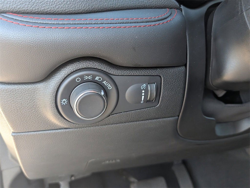 Used 2024 Dodge Durango GT image 18