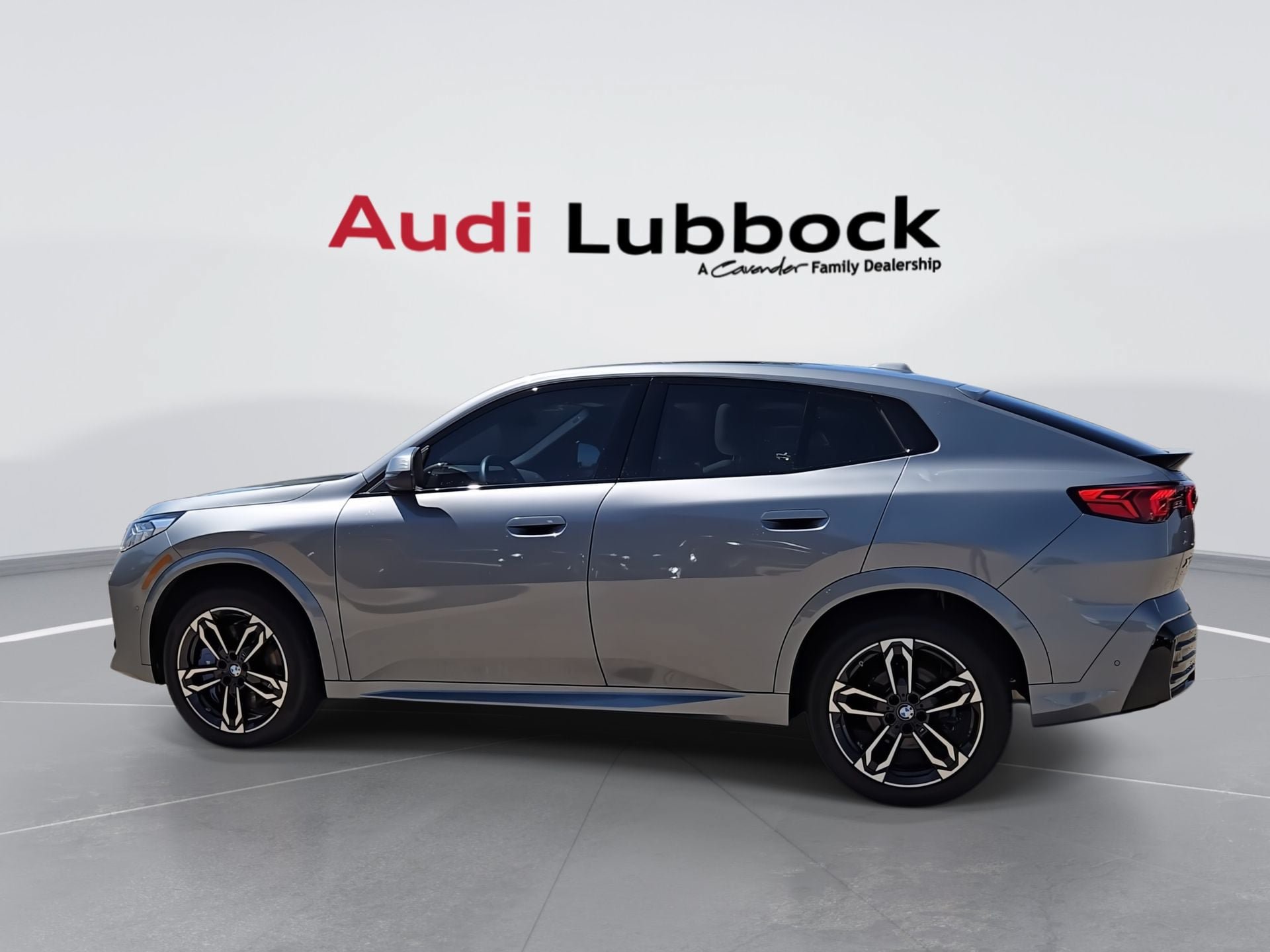 Used 2026 BMW X2 xDrive28i AWD/4WD image 6