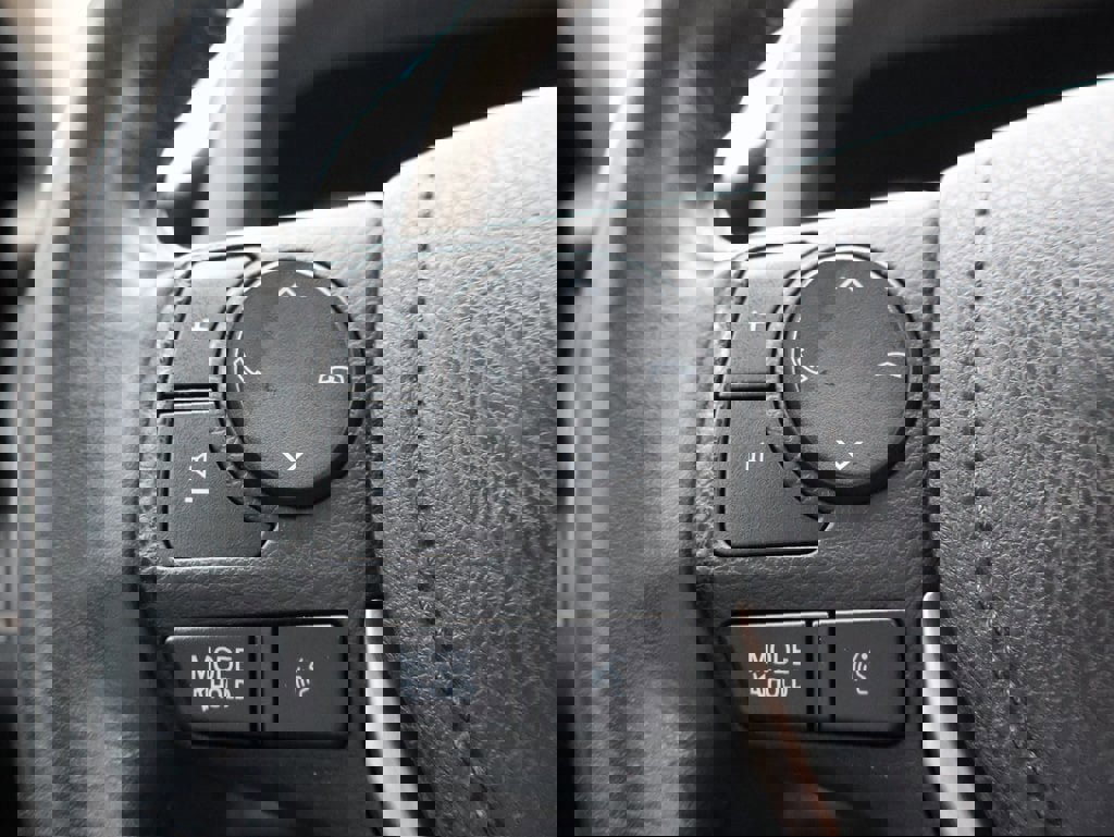 Used 2017 Toyota RAV4 Limited image 28