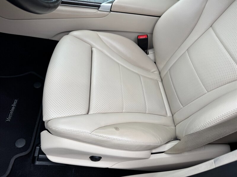 Used 2018 Mercedes-Benz GLC 300 4MATIC w/ Premium Package image 22