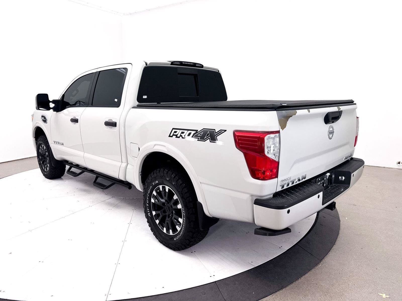 Used 2017 Nissan Titan PRO-4X AWD/4WD image 7