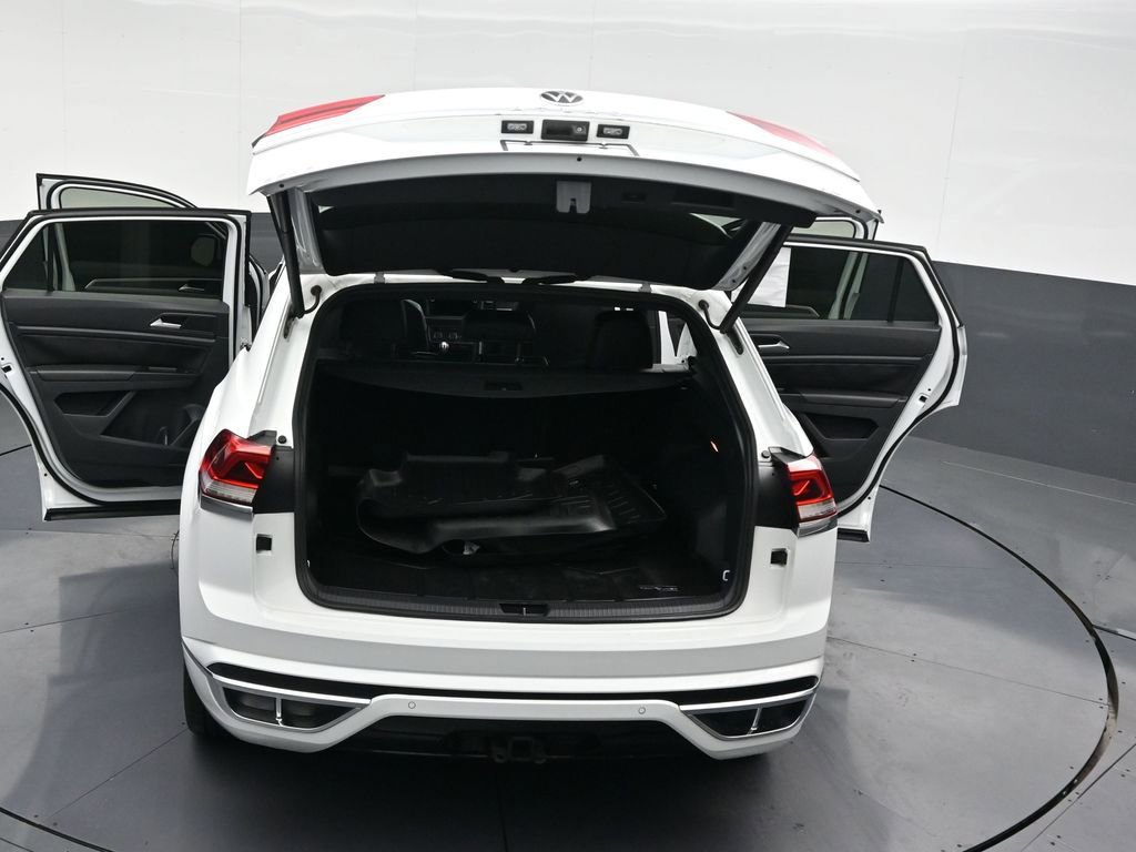 Used 2020 Volkswagen Atlas Cross Sport SE w/ Panoramic Sunroof Package image 40