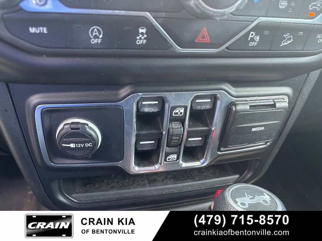 Used 2020 Jeep Wrangler Unlimited Sahara AWD/4WD image 15