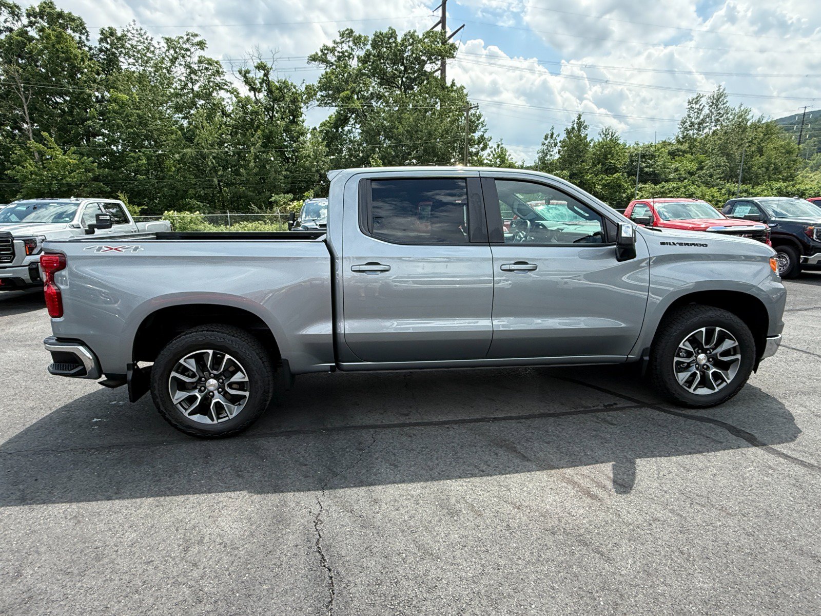 Used 2023 Chevrolet Silverado 1500 LT AWD/4WD image 6