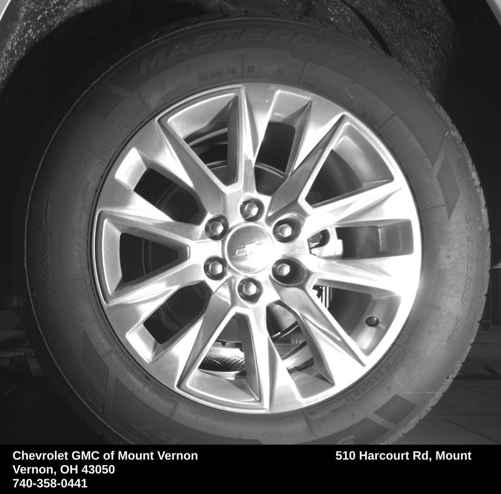 Used 2024 Chevrolet Suburban Premier AWD/4WD image 33