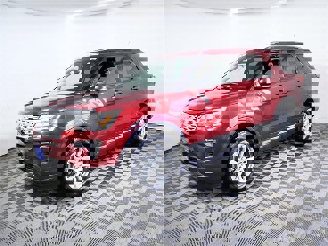 Certified 2019 Ford Explorer XLT w/ Equipment Group 202A image 5