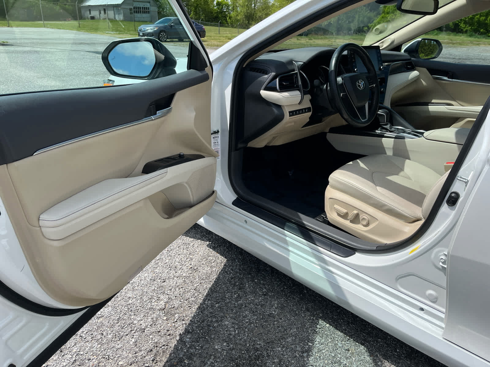 Used 2024 Toyota Camry XLE w/ Navigation Package FWD image 10