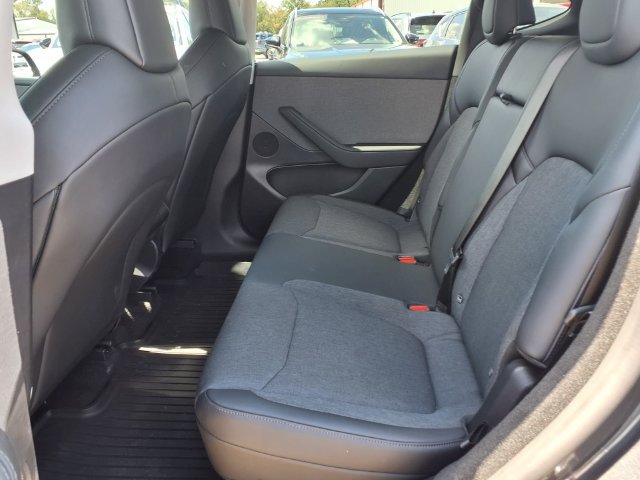 Used 2026 Tesla Model Y 2WD image 21