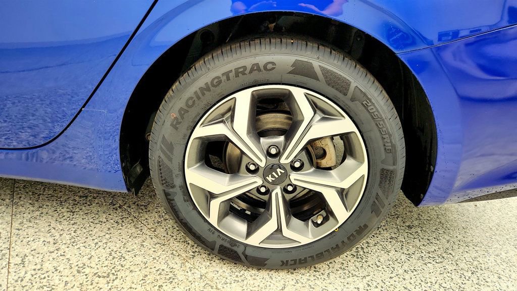 Used 2019 Kia Forte LXS image 9