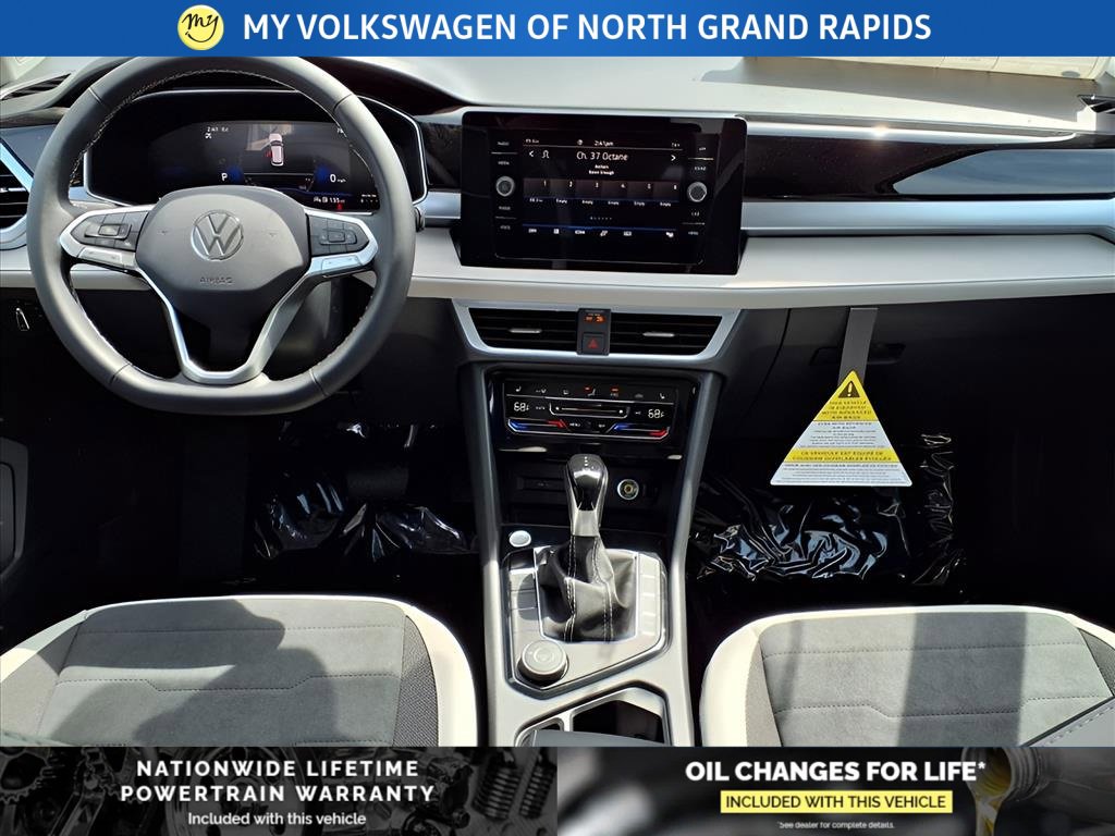 New 2025 Volkswagen Taos SE image 16