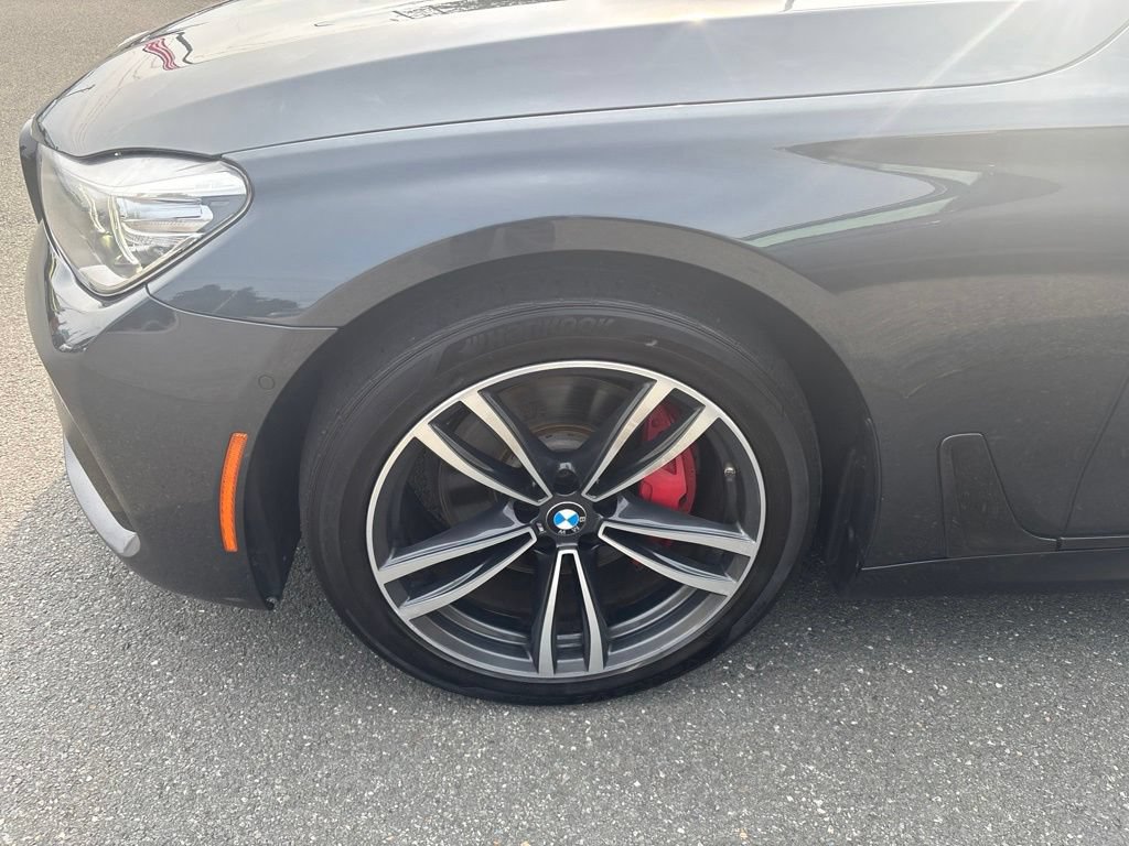 Used 2017 BMW 740i xDrive AWD/4WD image 9