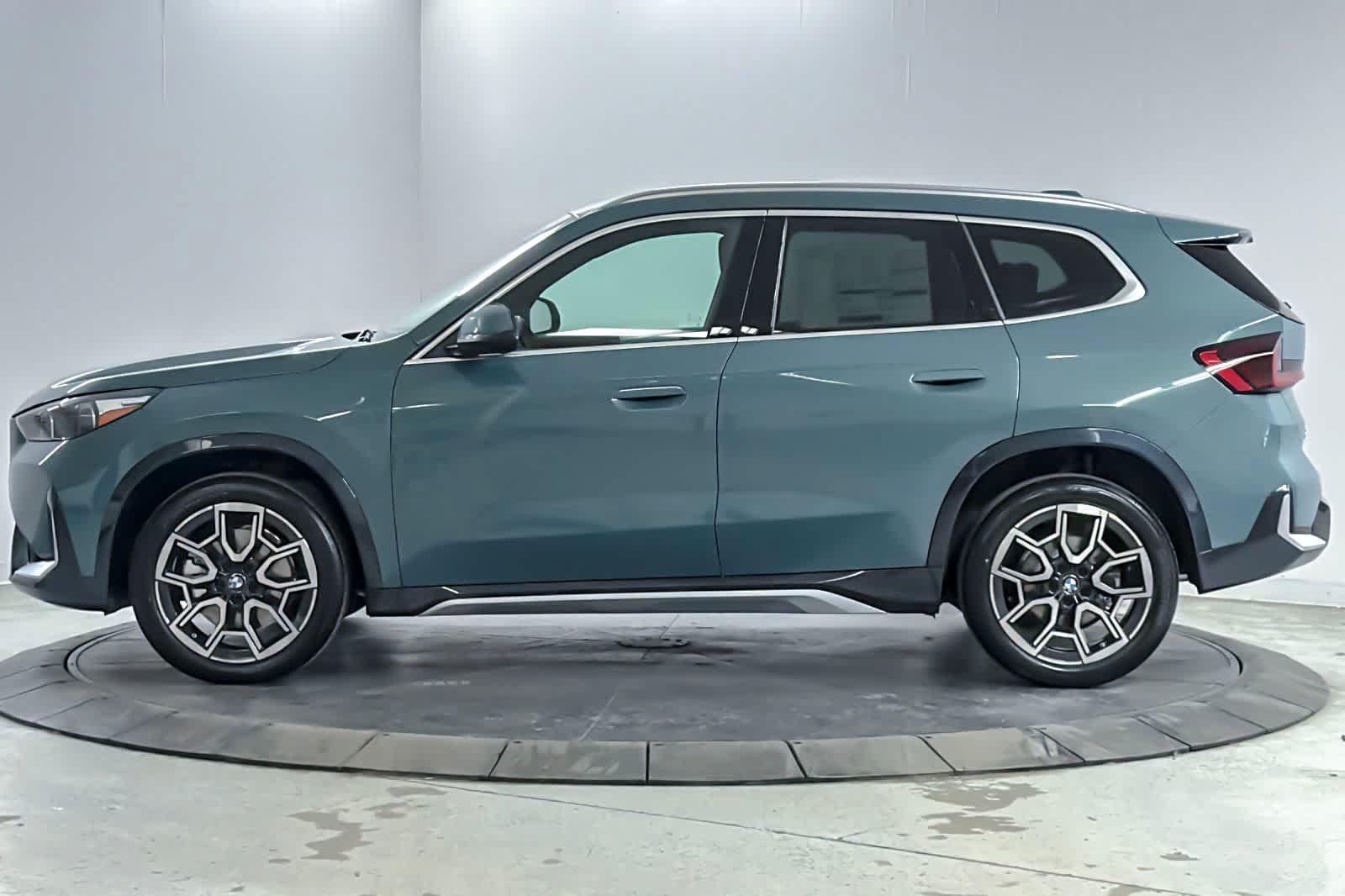 New 2026 BMW X1 xDrive28i w/ Technology Package AWD/4WD image 5