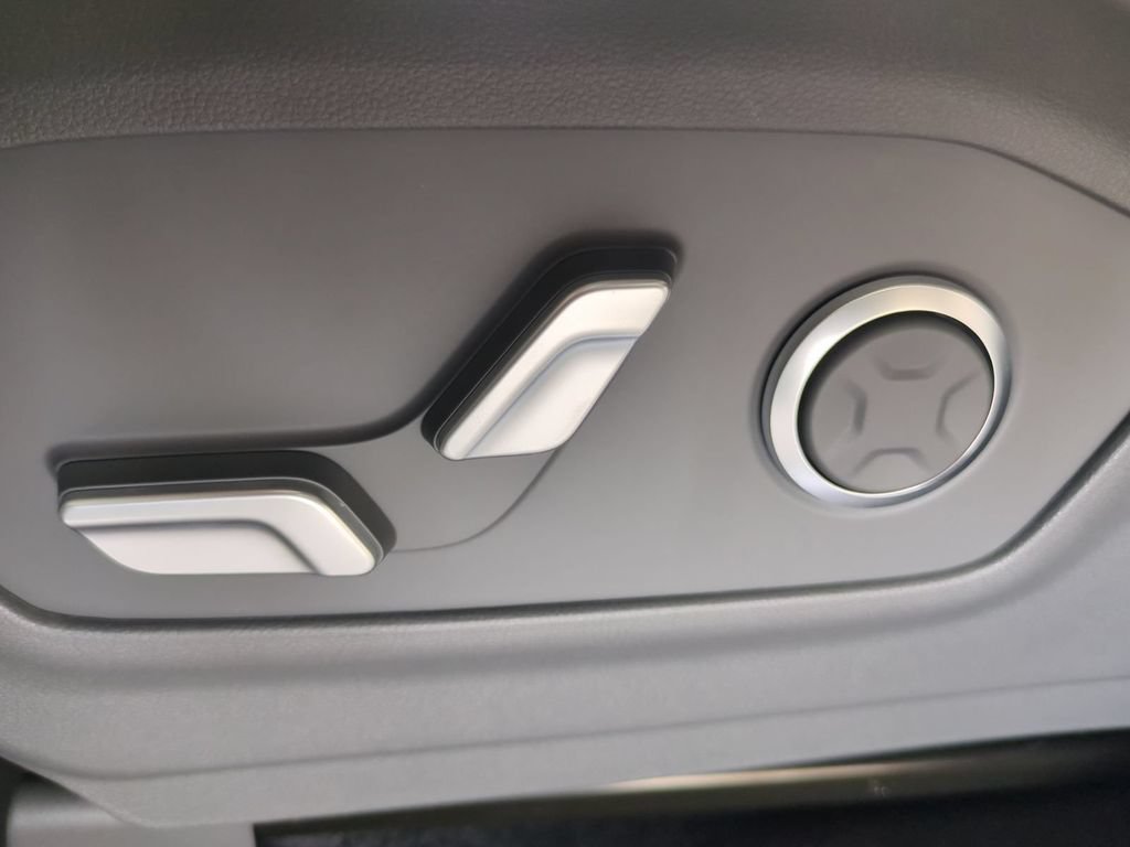 New 2026 Hyundai Santa Fe Limited FWD image 24