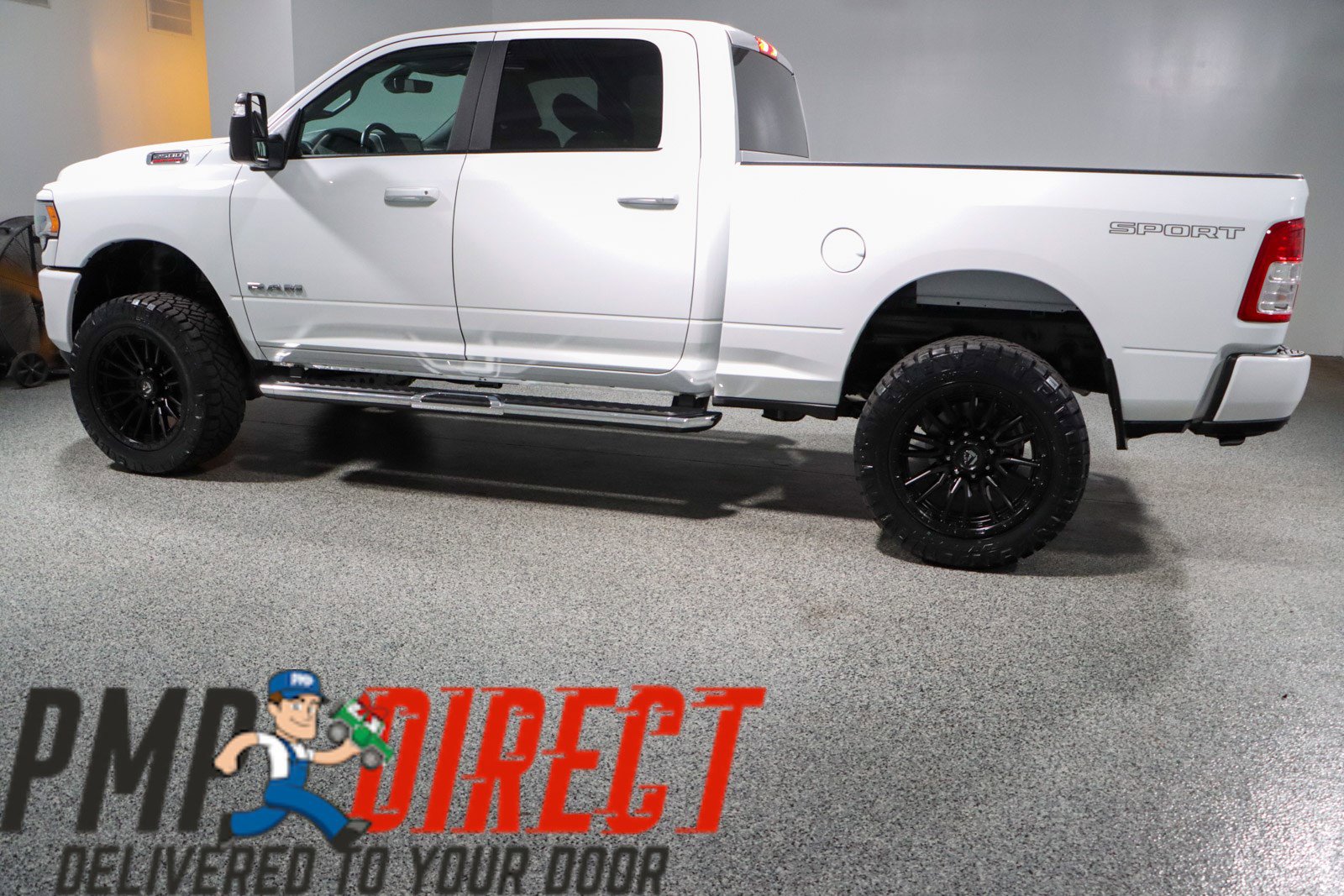 Used 2024 RAM 2500 Big Horn w/ Sport Appearance Package image 10