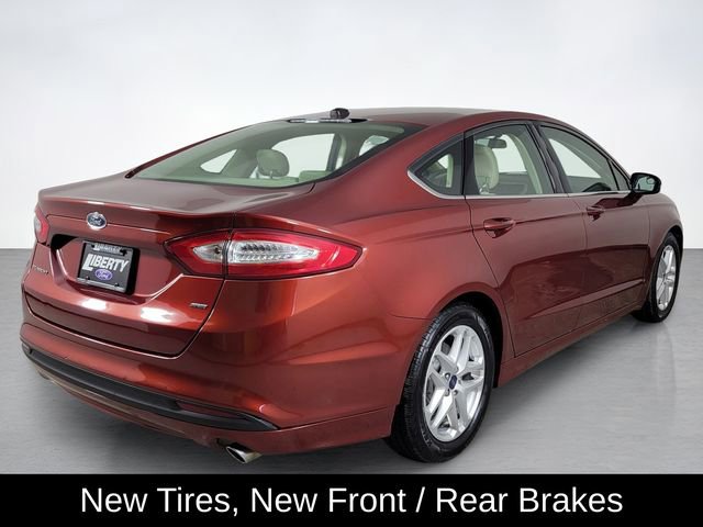 Used 2014 Ford Fusion SE image 3