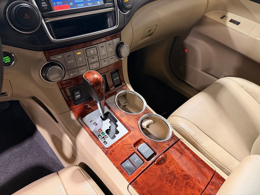 Used 2013 Toyota Highlander Limited image 22