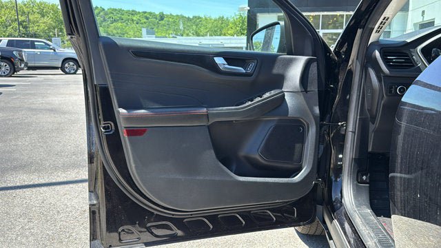 Used 2022 Ford Escape SEL w/ SEL Stealth AWD Package image 12