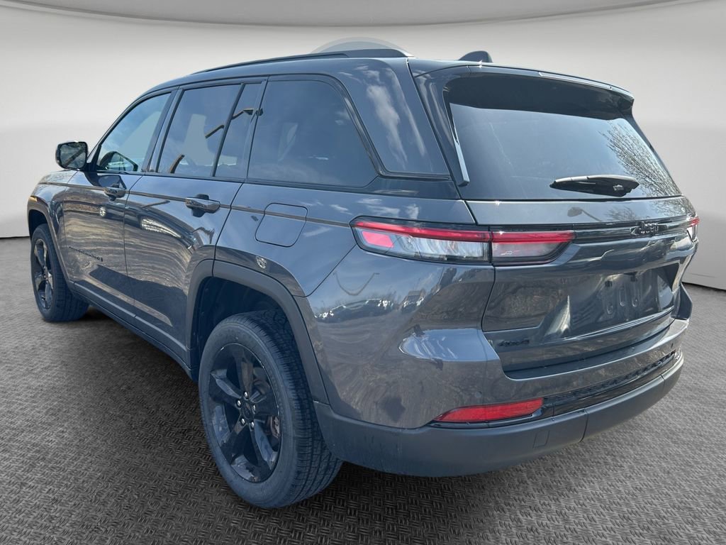 Certified 2023 Jeep Grand Cherokee Altitude image 7