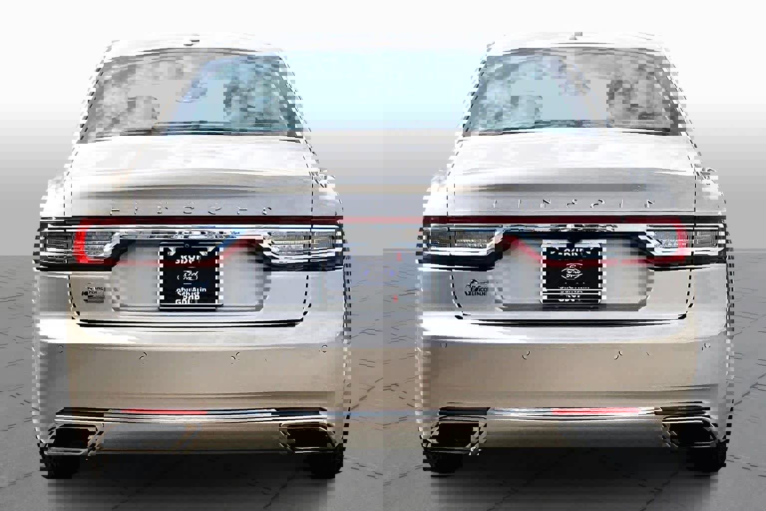 Used 2017 Lincoln Continental Premiere image 5