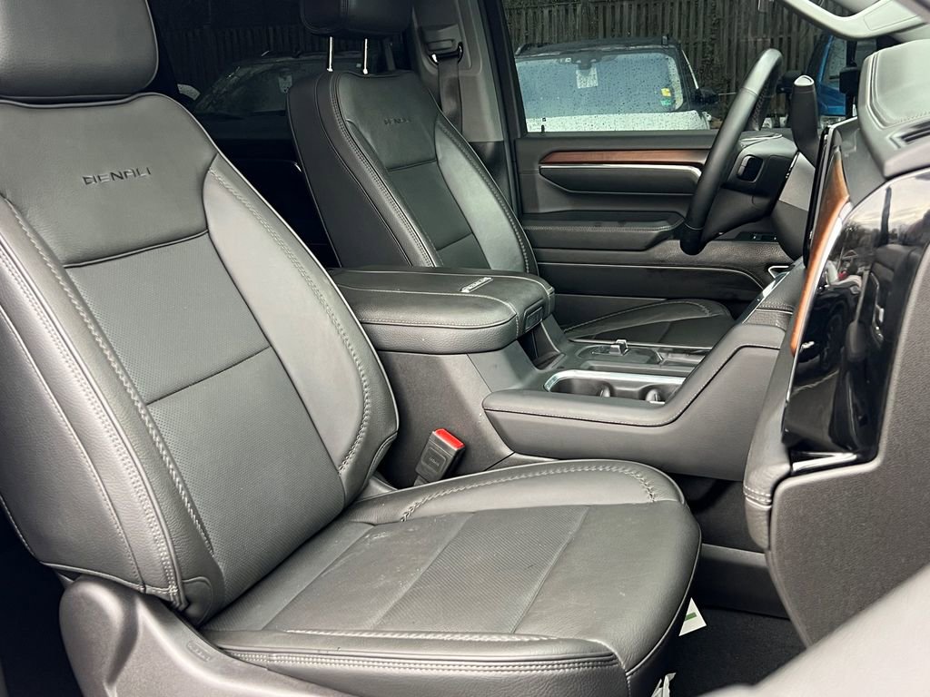 Used 2024 GMC Sierra 2500 Denali w/ Denali Reserve Package image 13